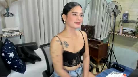 tslatinazandra online show from March 25, 2:12 pm