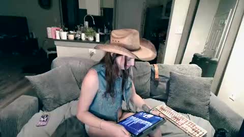 Snapshot of tslovelace chatting on October 8, 1:36 am tslovelace online show from October 8, 1:36 am