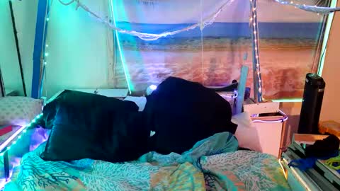 Snapshot of tsmagicstick chatting on December 3, 6:32 am TSMagicStick online show from December 3, 6:32 am