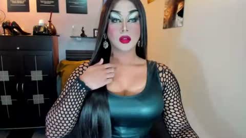Nicoleeee online show from August 5, 9:50 pm