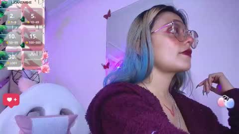 Snapshot of tsuki_nekoo chatting on December 18, 2:39 am Tsukineko online show from December 18, 2:39 am