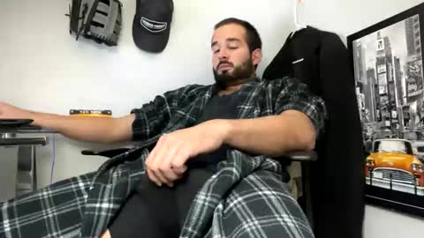 Snapshot of tuamante000 chatting on November 30, 9:02 am Stimulation make me Cum in Public or in Pvt online show from November 30, 9:02 am