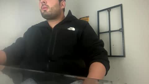 Snapshot of tuamante000 chatting on February 7, 2:26 am Stimulation make me Cum in Public or in Pvt online show from February 7, 2:26 am