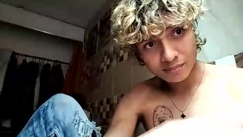 tubebecito12 online show from November 2, 2:41 pm