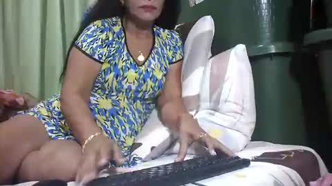 Snapshot of tuchmegently chatting on September 17, 9:38 pm Mae online show from September 17, 9:38 pm