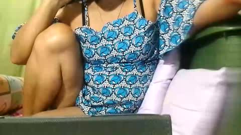 Snapshot of tuchmegently chatting on December 5, 8:38 pm Mae online show from December 5, 8:38 pm