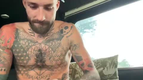 Tuhands online show from September 16, 1:23 pm