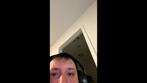 Snapshot of tundrawolf00 chatting on December 5, 6:11 pm tundrawolf00 online show from December 5, 6:11 pm