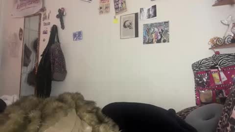 turntpixie online show from January 11, 6:29 am