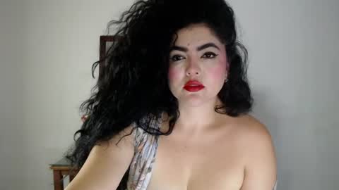 Snapshot of tuti_sex chatting on July 17, 1:12 am tuti online show from July 17, 1:12 am