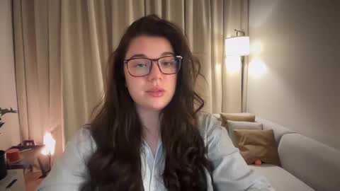 Ariana online show from May 25, 8:15 pm
