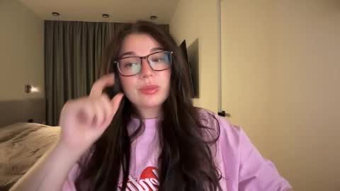 Ariana online show from June 2, 8:33 pm