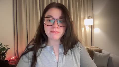 Ariana online show from August 1, 8:30 pm