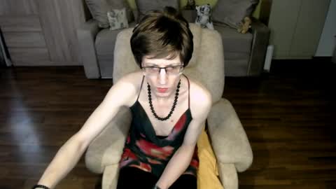 Snapshot of tvclementine chatting on April 8, 7:52 am Clementine online show from April 8, 7:52 am