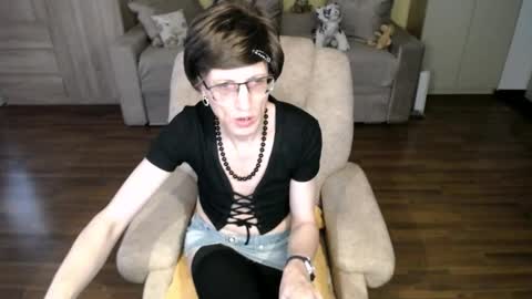 Snapshot of tvclementine chatting on May 11, 2:45 pm Clementine online show from May 11, 2:45 pm