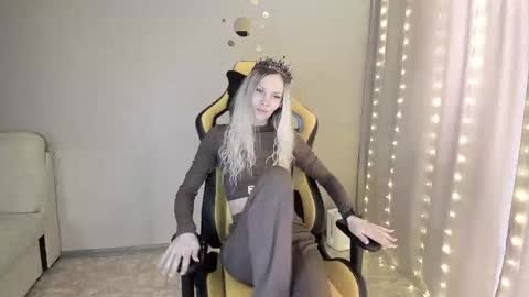 Snapshot of tvoikaif chatting on March 12, 4:19 am tvoikaif online show from March 12, 4:19 am