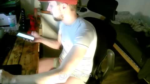 Snapshot of tw1ky9o chatting on December 10, 8:40 am Tobi online show from December 10, 8:40 am