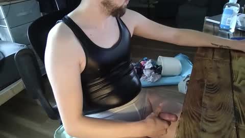 Snapshot of tw1ky9o chatting on October 7, 8:22 am Tobi online show from October 7, 8:22 am