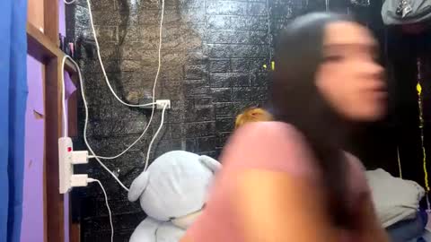 tweethearts_only online show from December 3, 9:29 am