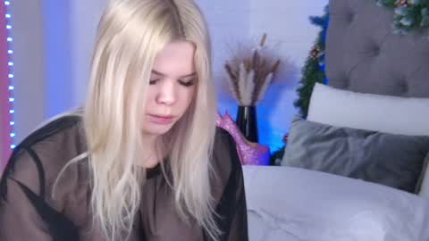 Snapshot of tweety_pie_ chatting on January 7, 1:06 am Hallie online show from January 7, 1:06 am