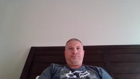 Snapshot of twiggy80 chatting on December 14, 8:24 pm twiggy80 online show from December 14, 8:24 pm