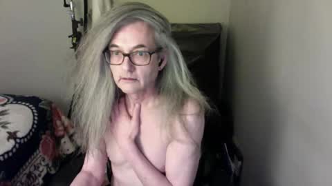 twigslet online show from March 2, 8:10 am