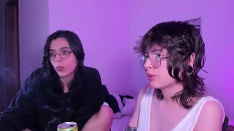 Snapshot of twilightmuses chatting on November 23, 11:15 pm Eve Lili online show from November 23, 11:15 pm