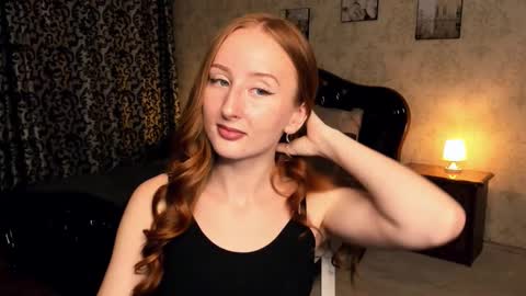 Snapshot of twilightserenade chatting on October 3, 5:04 am twilightserenade online show from October 3, 5:04 am