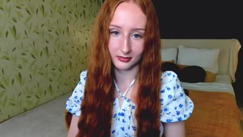 Snapshot of twilightserenade chatting on October 5, 4:33 am twilightserenade online show from October 5, 4:33 am