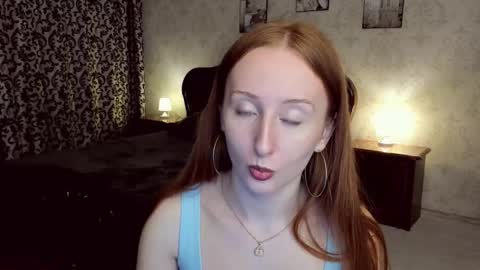 Snapshot of twilightserenade chatting on October 8, 11:19 am twilightserenade online show from October 8, 11:19 am