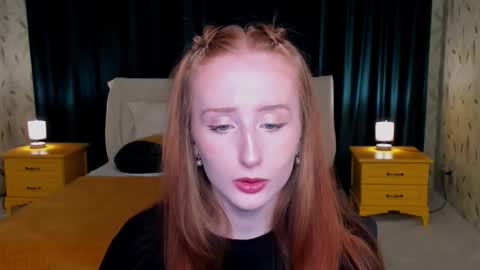 Snapshot of twilightserenade chatting on October 17, 11:13 am twilightserenade online show from October 17, 11:13 am