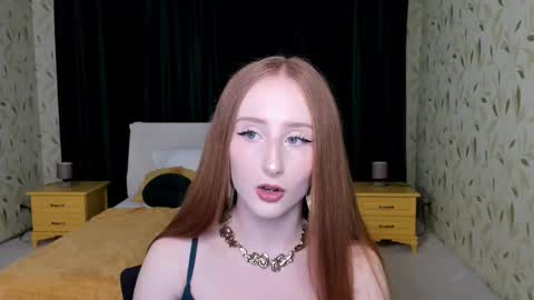 Snapshot of twilightserenade chatting on November 1, 7:49 pm twilightserenade online show from November 1, 7:49 pm