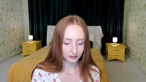 Snapshot of twilightserenade chatting on November 3, 11:33 am twilightserenade online show from November 3, 11:33 am