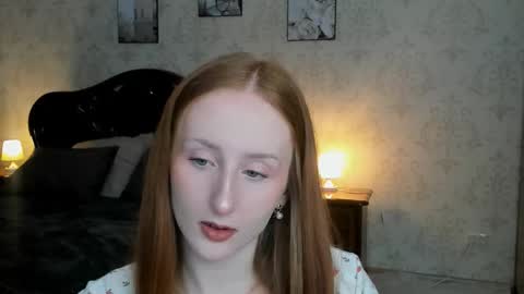 Snapshot of twilightserenade chatting on November 11, 3:39 am twilightserenade online show from November 11, 3:39 am