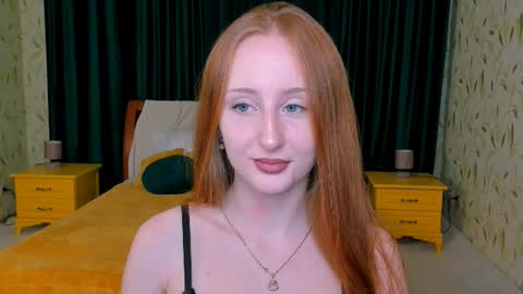 Snapshot of twilightserenade chatting on November 17, 7:41 pm twilightserenade online show from November 17, 7:41 pm