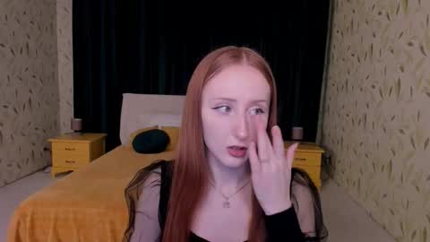 Snapshot of twilightserenade chatting on November 20, 3:39 am twilightserenade online show from November 20, 3:39 am