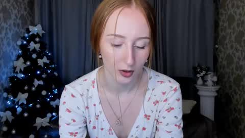 Snapshot of twilightserenade chatting on December 2, 7:42 pm twilightserenade online show from December 2, 7:42 pm