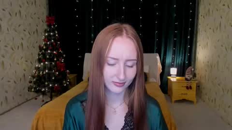 Snapshot of twilightserenade chatting on December 4, 11:41 am twilightserenade online show from December 4, 11:41 am