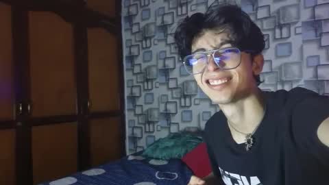 Snapshot of twink_sebas7 chatting on April 15, 12:12 pm Sebastin online show from April 15, 12:12 pm