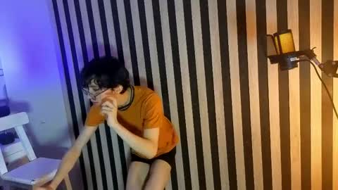 Snapshot of twink_sebas7 chatting on April 16, 12:28 pm Sebastin online show from April 16, 12:28 pm