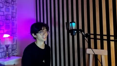 Snapshot of twink_sebas7 chatting on April 18, 12:20 pm Sebastin online show from April 18, 12:20 pm