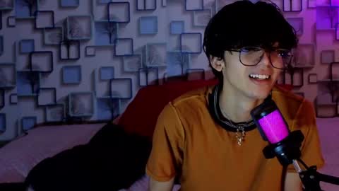 Snapshot of twink_sebas7 chatting on April 29, 12:09 pm Sebastin online show from April 29, 12:09 pm