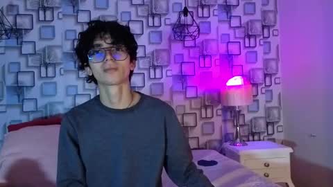 Snapshot of twink_sebas7 chatting on April 30, 12:22 pm Sebastin online show from April 30, 12:22 pm