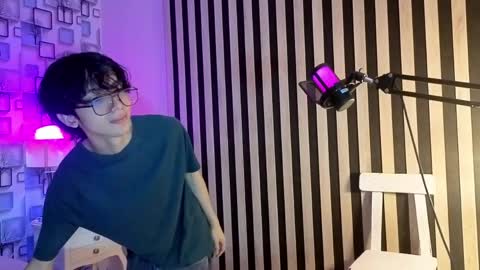 Snapshot of twink_sebas7 chatting on May 2, 12:10 pm Sebastin online show from May 2, 12:10 pm