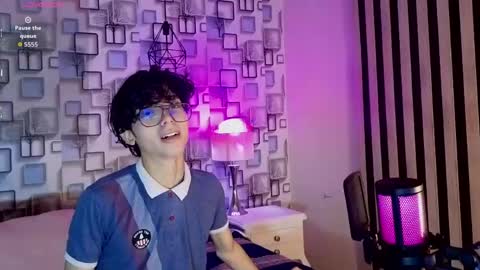 Snapshot of twink_sebas7 chatting on May 5, 12:13 pm Sebastin online show from May 5, 12:13 pm