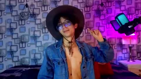 Snapshot of twink_sebas7 chatting on May 9, 12:10 pm Sebastin online show from May 9, 12:10 pm