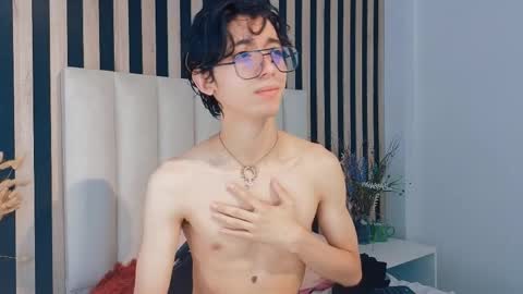 Snapshot of twink_sebas7 chatting on May 10, 12:10 pm Sebastin online show from May 10, 12:10 pm