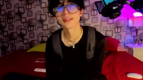 Snapshot of twink_sebas7 chatting on May 15, 12:12 pm Sebastin online show from May 15, 12:12 pm