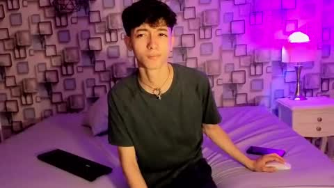 Snapshot of twink_sebas7 chatting on May 26, 12:12 pm Sebastin online show from May 26, 12:12 pm