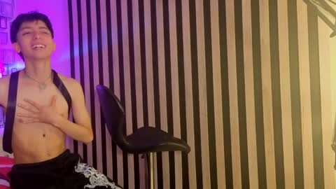 Snapshot of twink_sebas7 chatting on May 29, 12:14 pm Sebastin online show from May 29, 12:14 pm